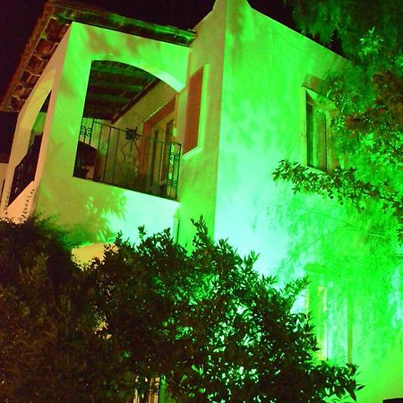 Villa Nergis Битез Екстериор снимка
