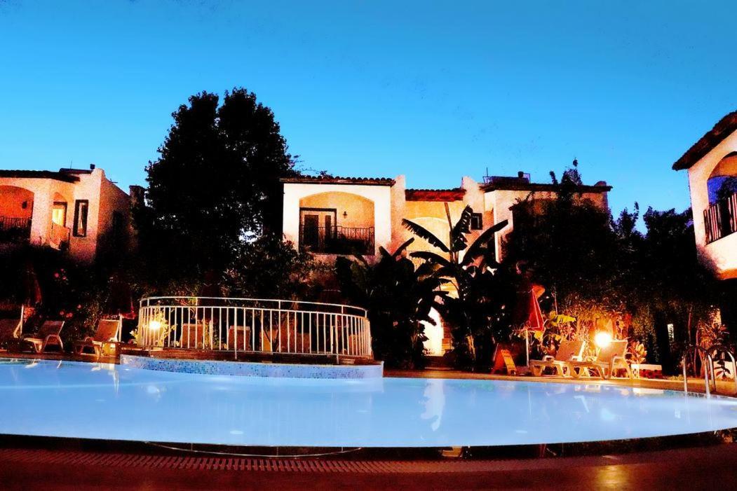 Villa Nergis Битез Екстериор снимка