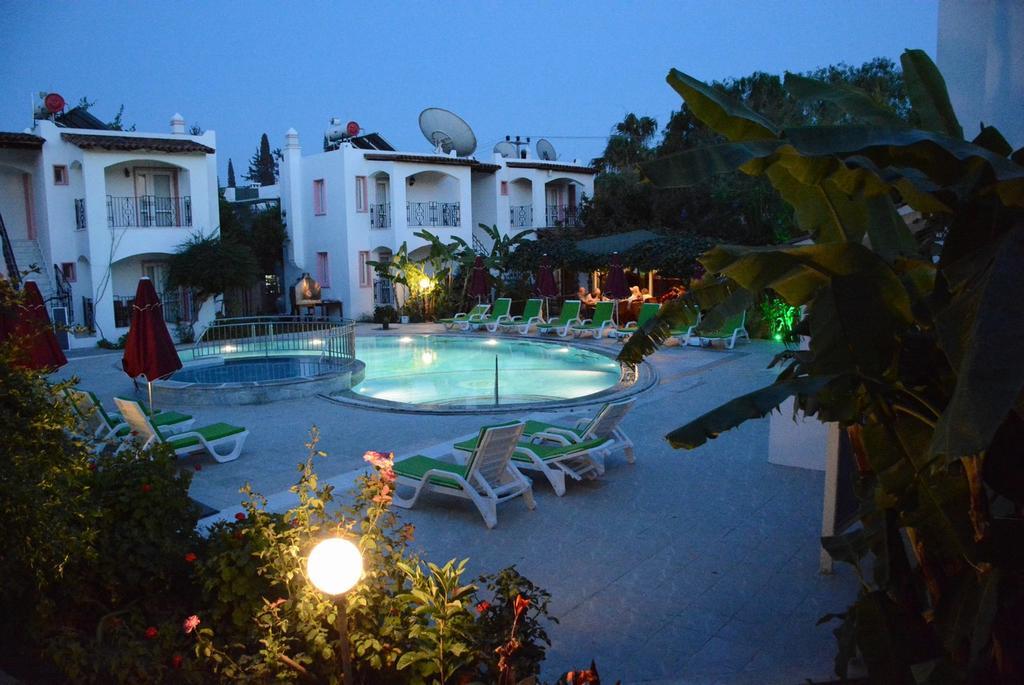 Villa Nergis Битез Екстериор снимка
