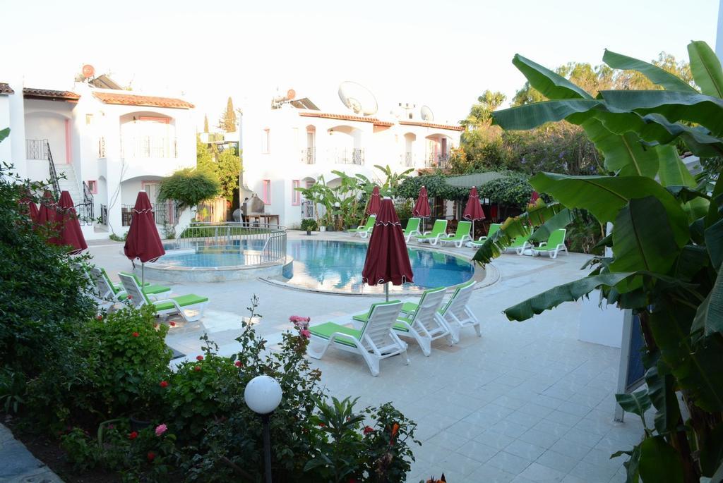 Villa Nergis Битез Екстериор снимка