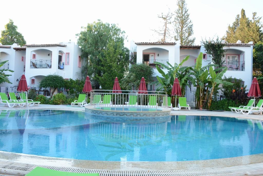 Villa Nergis Битез Екстериор снимка