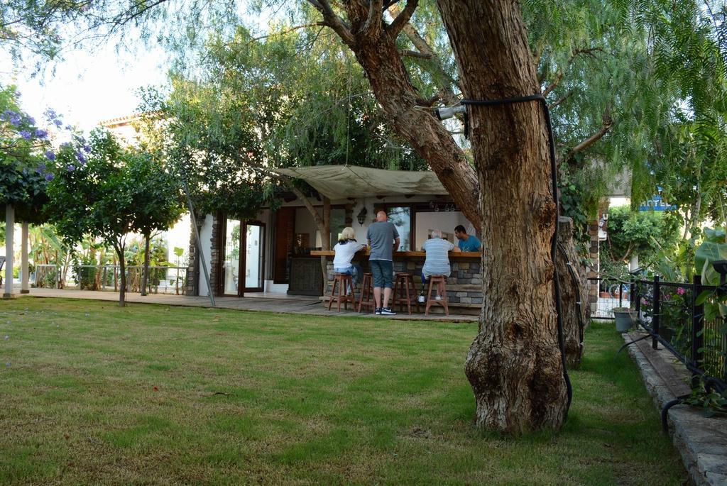 Villa Nergis Битез Екстериор снимка
