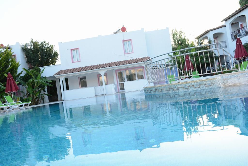 Villa Nergis Битез Екстериор снимка