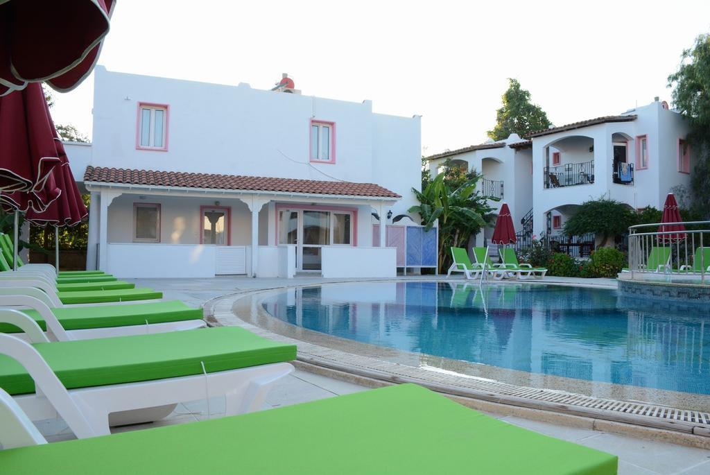 Villa Nergis Битез Екстериор снимка