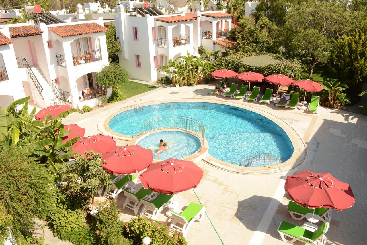 Villa Nergis Битез Екстериор снимка